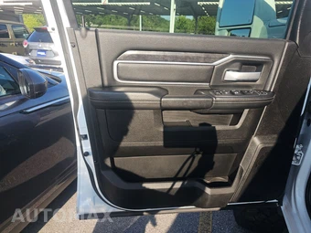 2024 Ram 3500 Big Horn Crew Cab Long Bed DRW – miniatura 9