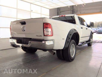 2024 Ram 3500 Big Horn Crew Cab Long Bed DRW – miniatura 4