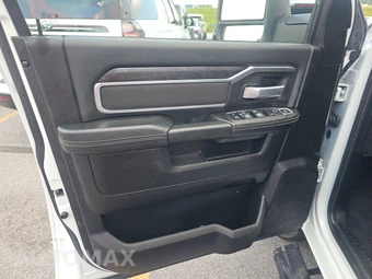 2024 Ram 3500 Big Horn Crew Cab Long Bed DRW – miniatura 9