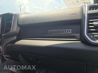2024 Ram 3500 Big Horn Crew Cab Long Bed DRW - miniatura 18
