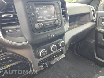 2024 Ram 3500 Big Horn Crew Cab Long Bed DRW - miniatura 11