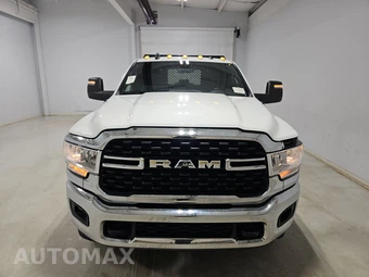 2024 Ram 3500 Big Horn Crew Cab Long Bed DRW – miniatura 2