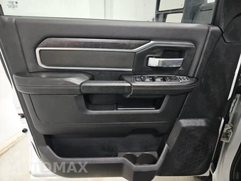 2024 Ram 3500 Big Horn Crew Cab Long Bed DRW – miniatura 9