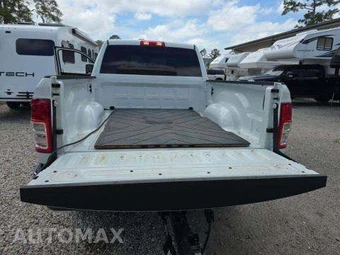 2024 Ram 3500 Big Horn Crew Cab Medium Bed – miniatura 14