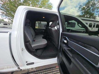 2024 Ram 3500 Big Horn Crew Cab Medium Bed – miniatura 16