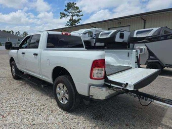 2024 Ram 3500 Big Horn Crew Cab Medium Bed – miniatura 2