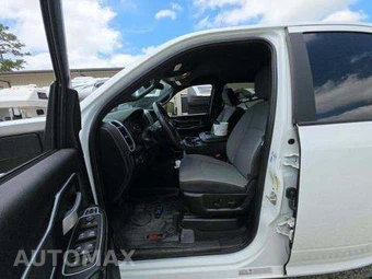 2024 Ram 3500 Big Horn Crew Cab Medium Bed – miniatura 6