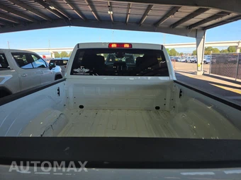 2024 Ram 3500 Big Horn Crew Cab Medium Bed – miniatura 16