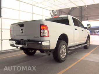 2024 Ram 3500 Big Horn Crew Cab Medium Bed – miniatura 4