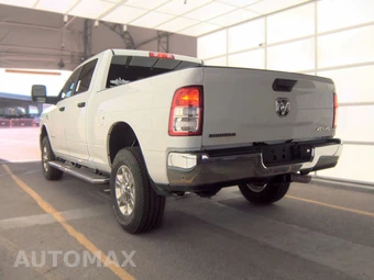 2024 Ram 3500 Big Horn Crew Cab Medium Bed – miniatura 6