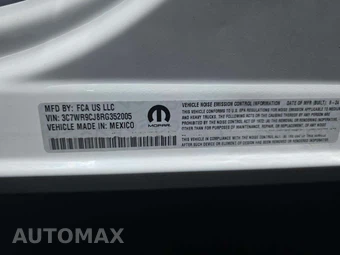 2024 Ram 3500 Cab Chassis SLT Crew Cab – miniatura 5