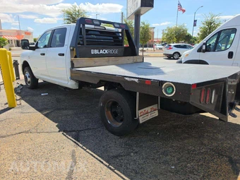 2024 Ram 3500 Cab Chassis SLT Crew Cab DRW – miniatura 2