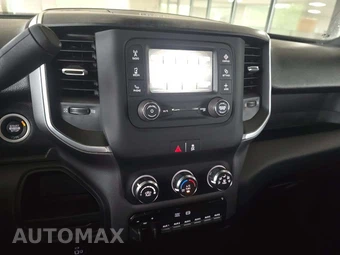 2024 Ram 3500 Cab Chassis SLT Crew Cab DRW – miniatura 10
