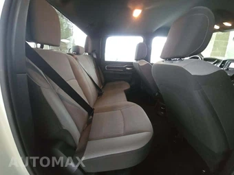 2024 Ram 3500 Cab Chassis SLT Crew Cab DRW – miniatura 15