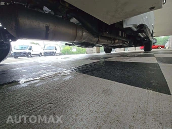 2024 Ram 3500 Cab Chassis SLT Crew Cab DRW – miniatura 16
