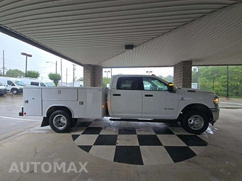 2024 Ram 3500 Cab Chassis SLT Crew Cab DRW – miniatura 4
