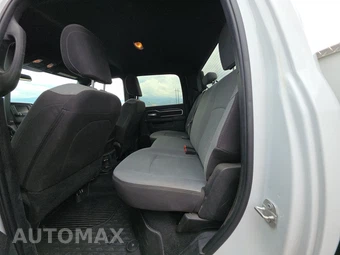 2024 Ram 3500 Cab Chassis SLT Crew Cab DRW - miniatura 13