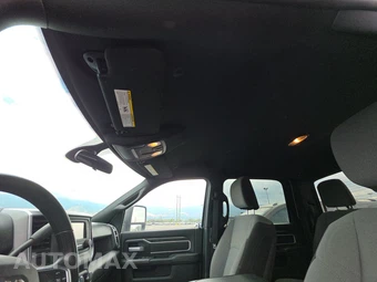2024 Ram 3500 Cab Chassis SLT Crew Cab DRW - miniatura 18