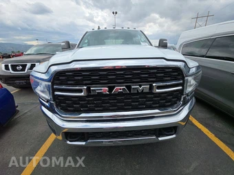2024 Ram 3500 Cab Chassis SLT Crew Cab DRW - miniatura 2