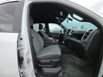 2024 Ram 3500 Cab Chassis SLT Crew Cab DRW - miniatura 8