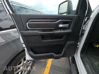 2024 Ram 3500 Cab Chassis SLT Crew Cab DRW - miniatura 9