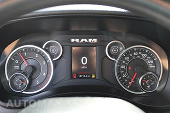 2024 Ram 3500 Cab Chassis SLT Crew Cab DRW - miniatura 22