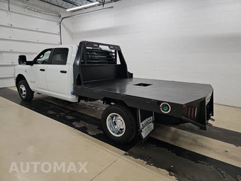 2024 Ram 3500 Cab Chassis SLT Crew Cab DRW – miniatura 6