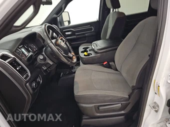 2024 Ram 3500 Cab Chassis SLT Crew Cab DRW – miniatura 7
