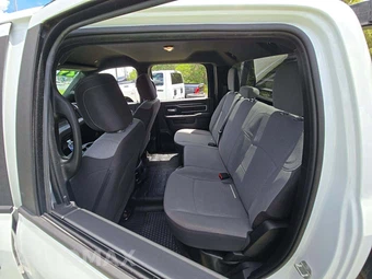 2024 Ram 3500 Cab Chassis SLT Crew Cab DRW - miniatura 13
