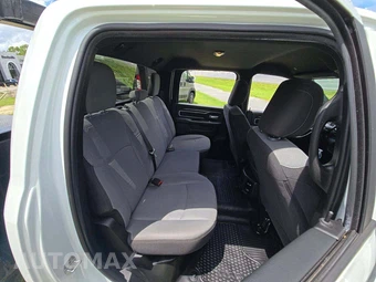 2024 Ram 3500 Cab Chassis SLT Crew Cab DRW - miniatura 15