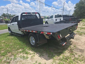 2024 Ram 3500 Cab Chassis SLT Crew Cab DRW - miniatura 2
