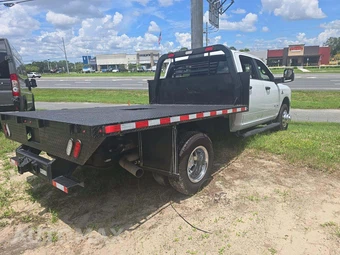 2024 Ram 3500 Cab Chassis SLT Crew Cab DRW - miniatura 3