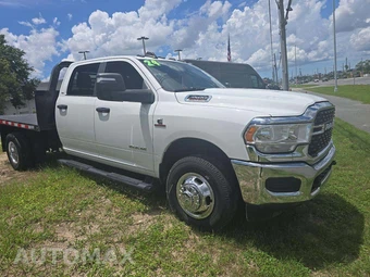 2024 Ram 3500 Cab Chassis SLT Crew Cab DRW - miniatura 4