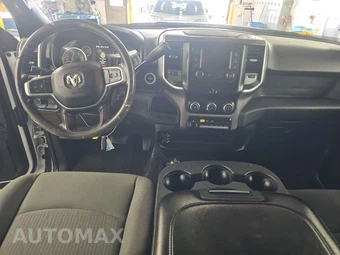 2024 Ram 3500 Cab Chassis SLT Crew Cab DRW – miniatura 11