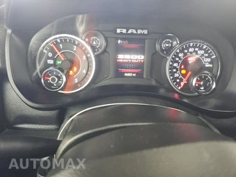 2024 Ram 3500 Cab Chassis SLT Crew Cab DRW – miniatura 12