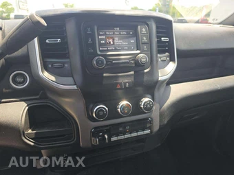 2024 Ram 3500 Cab Chassis SLT Crew Cab DRW – miniatura 10