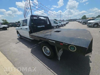 2024 Ram 3500 Cab Chassis SLT Crew Cab DRW – miniatura 2