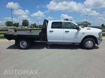2024 Ram 3500 Cab Chassis SLT Crew Cab DRW – miniatura 4