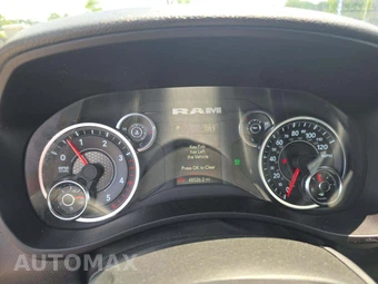 2024 Ram 3500 Cab Chassis SLT Crew Cab DRW – miniatura 9