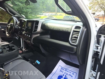 2024 Ram 3500 Cab Chassis SLT Crew Cab DRW – miniatura 15