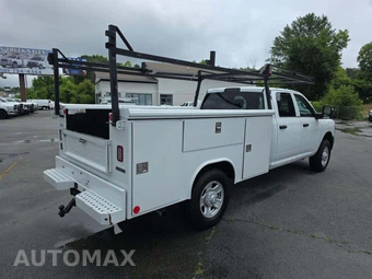 2024 Ram 3500 Cab Chassis Tradesman Crew Cab – miniatura 3
