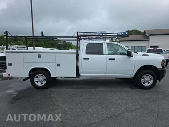 2024 Ram 3500 Cab Chassis Tradesman Crew Cab – miniatura 4
