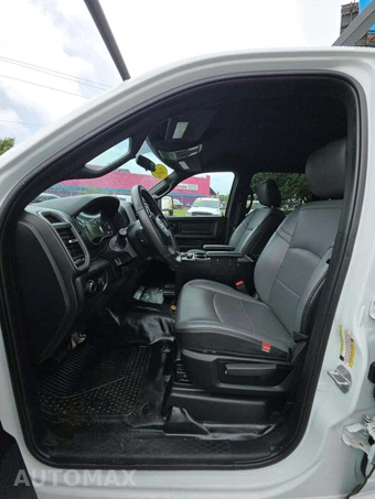 2024 Ram 3500 Cab Chassis Tradesman Crew Cab – miniatura 6