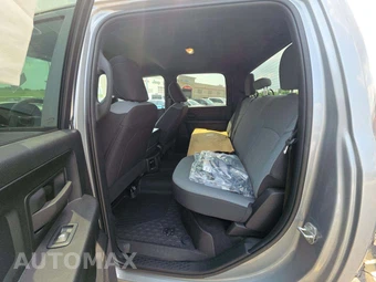 2024 Ram 3500 Cab Chassis Tradesman Crew Cab – miniatura 10