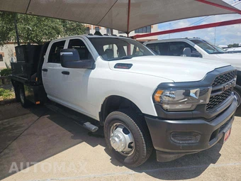 2024 Ram 3500 Cab Chassis Tradesman Crew Cab DRW – miniatura 4