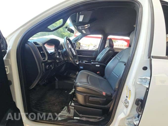 2024 Ram 3500 Cab Chassis Tradesman Crew Cab DRW – miniatura 6