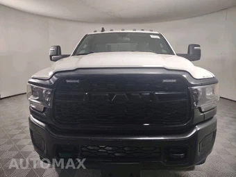 2024 Ram 3500 Cab Chassis Tradesman Crew Cab DRW - miniatura 2