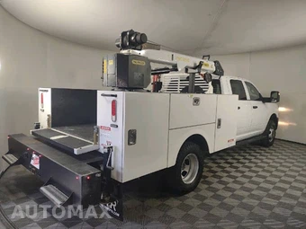2024 Ram 3500 Cab Chassis Tradesman Crew Cab DRW - miniatura 9