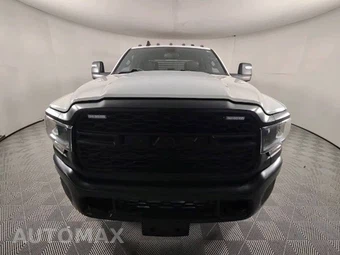 2024 Ram 3500 Cab Chassis Tradesman Crew Cab DRW - miniatura 2