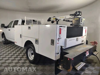 2024 Ram 3500 Cab Chassis Tradesman Crew Cab DRW - miniatura 4